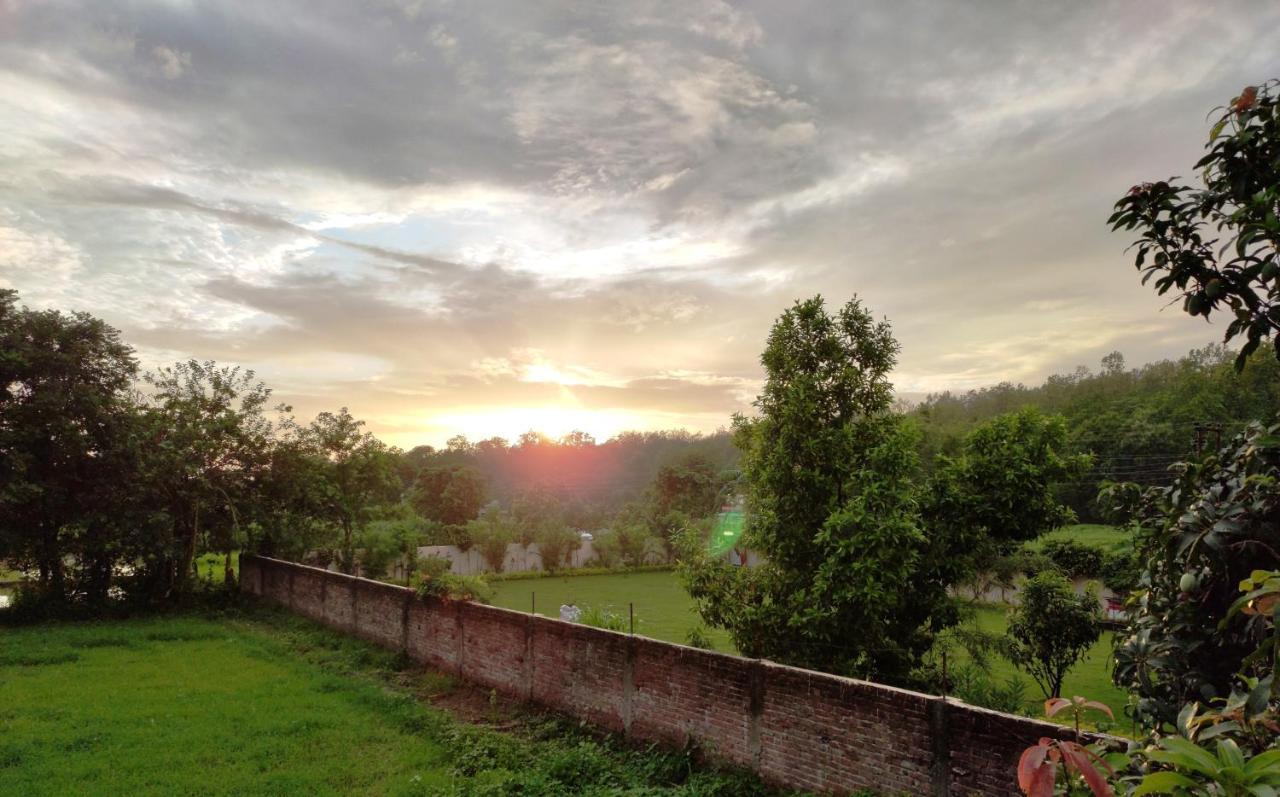 Sun N Soil Backpacker Hostel Lachhiwala Eksteriør billede